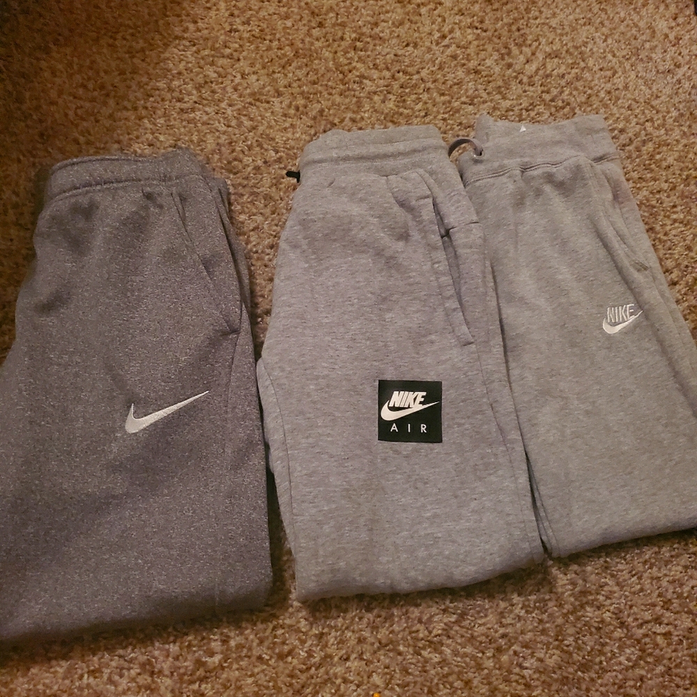 Boys nike pants size Medium